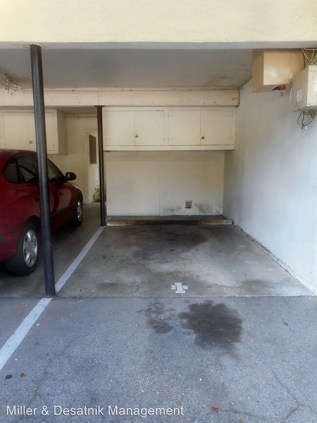 Foto del edificio - 4430 Overland Ave