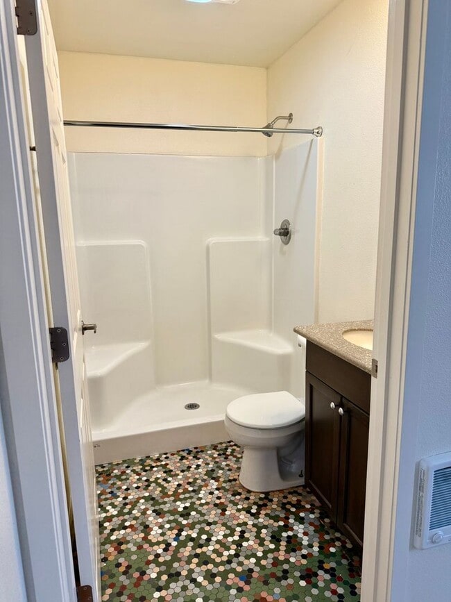 Building Photo - 1 Bedroom Sellwood