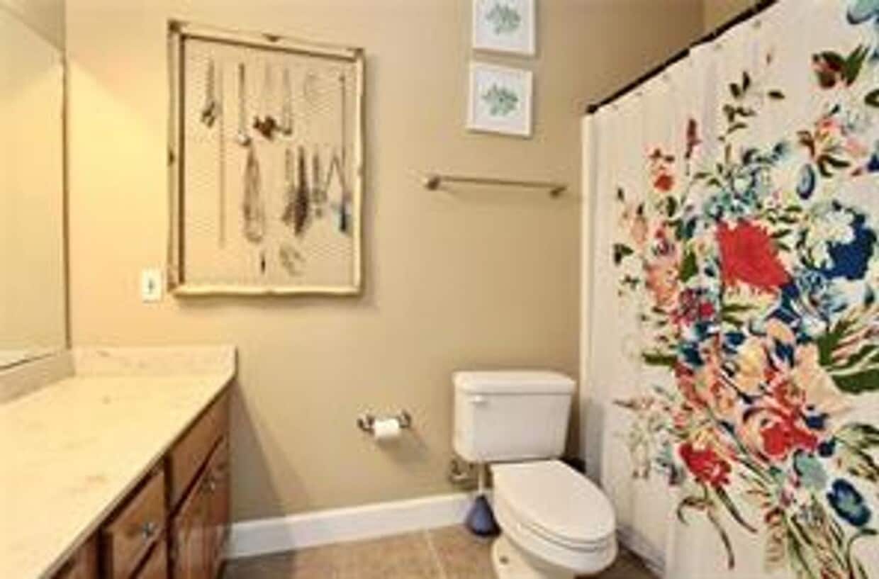 Building Photo - Garrett &amp; Associates, LLC - Five Plex