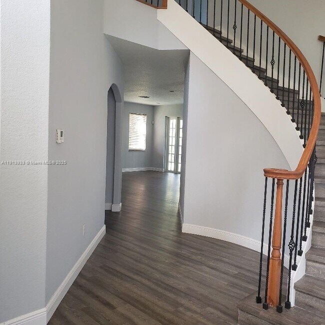 Foto del edificio - 6506 Marbletree Ln