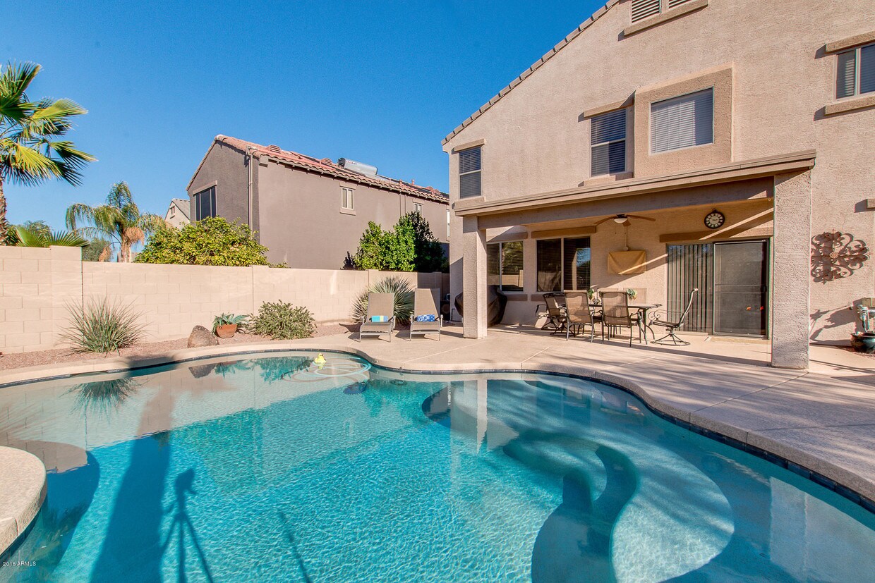 Foto principal - 668 E Taylor Trail