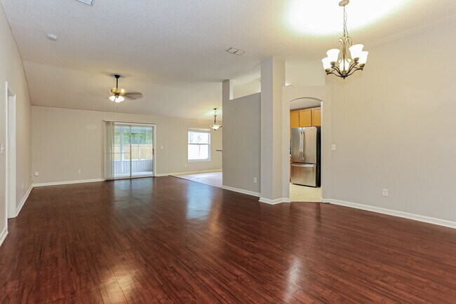 Foto del edificio - 3382 Westfield Dr