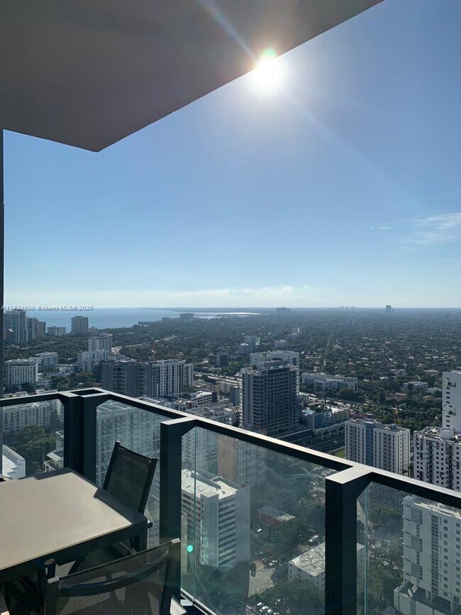 Foto del edificio - 88 SW 7th St