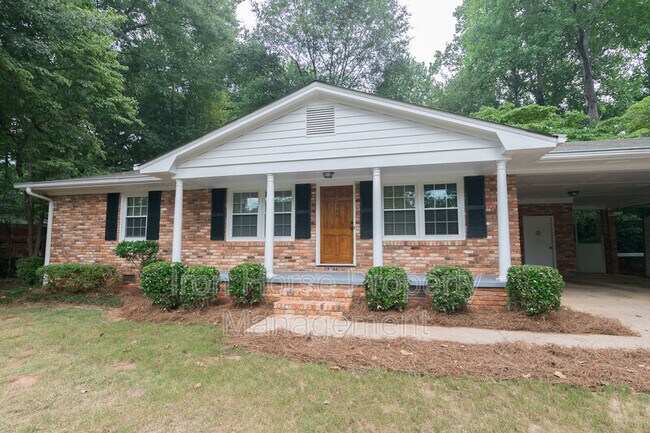 Building Photo - 345 Vista Dr