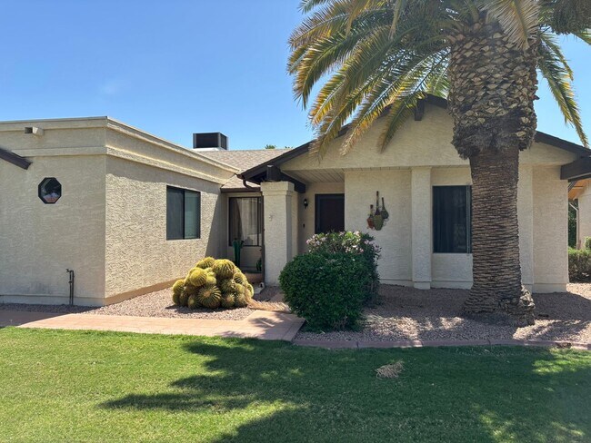 Foto del edificio - Lovely 3 bedroom 2 bath home in the grass in Leisure World a 45+ Active Adult Resort Community. M...