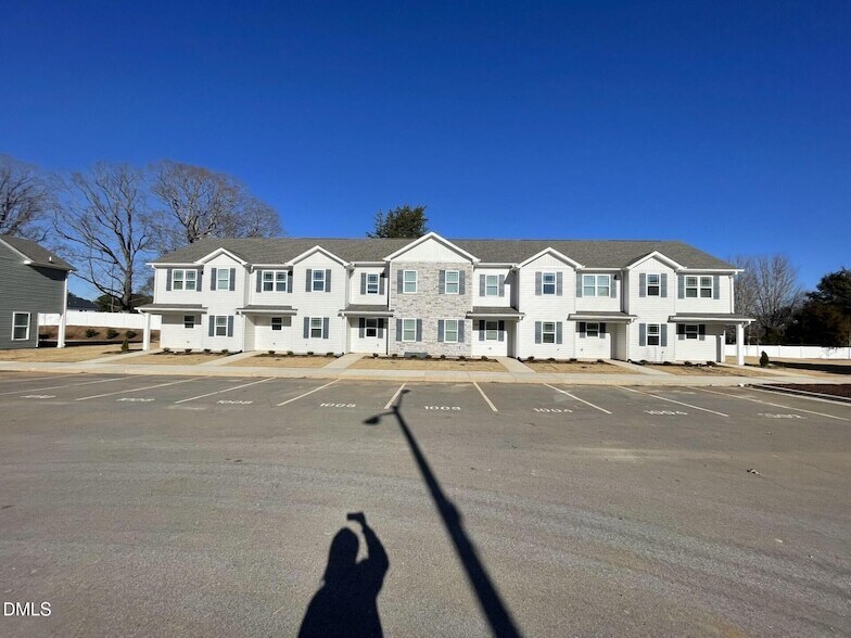 Foto del edificio - 1012 Peony Ln