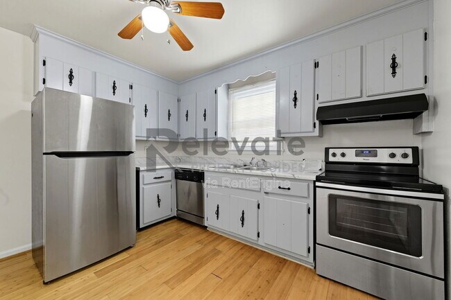 Foto del edificio - 15709 Gary Ave