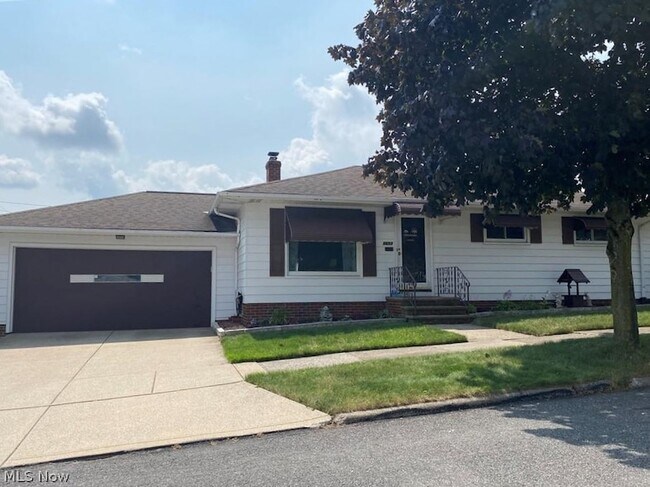 Foto del edificio - 5653 Cumberland Dr