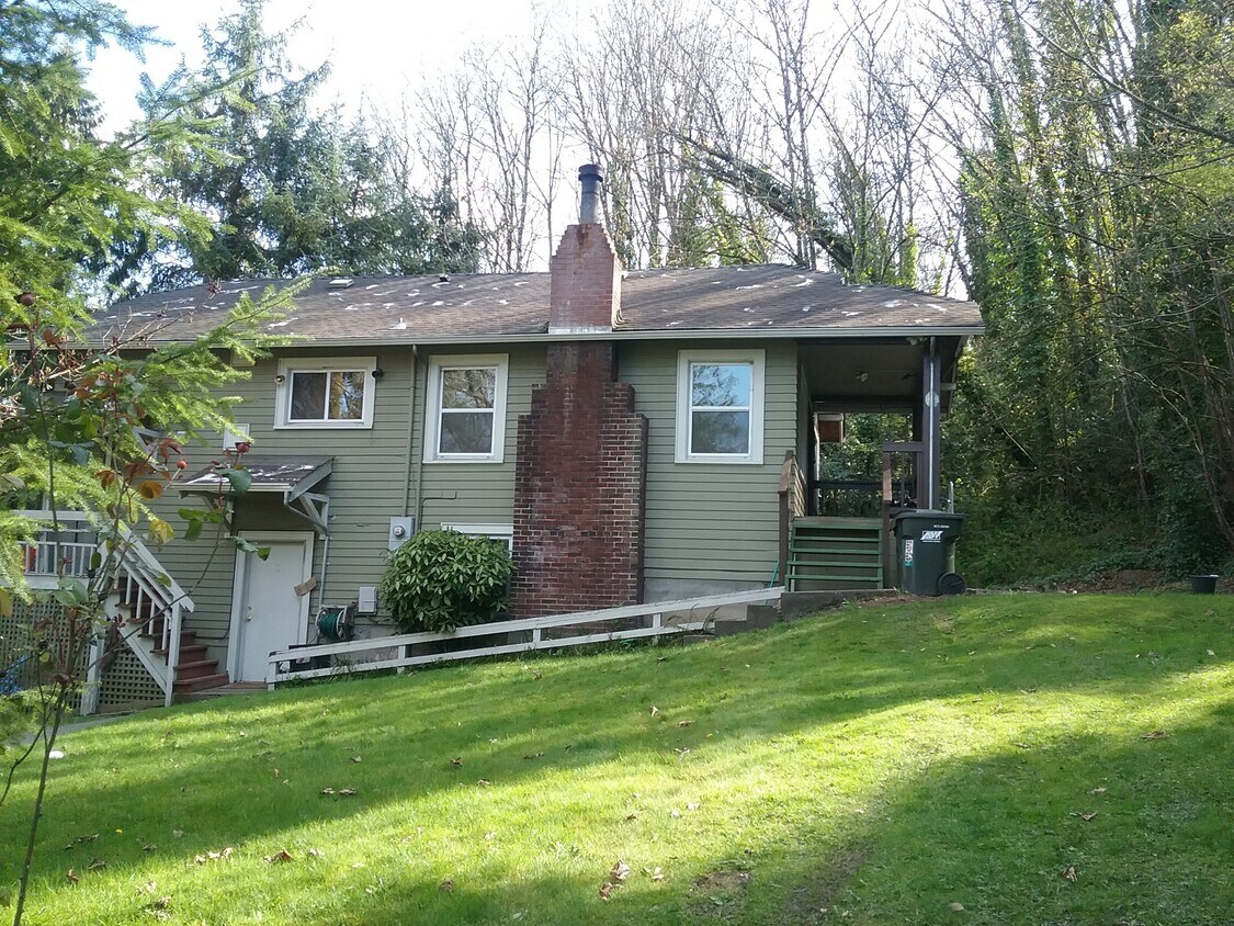 Primary Photo - 8820 40th Ave S