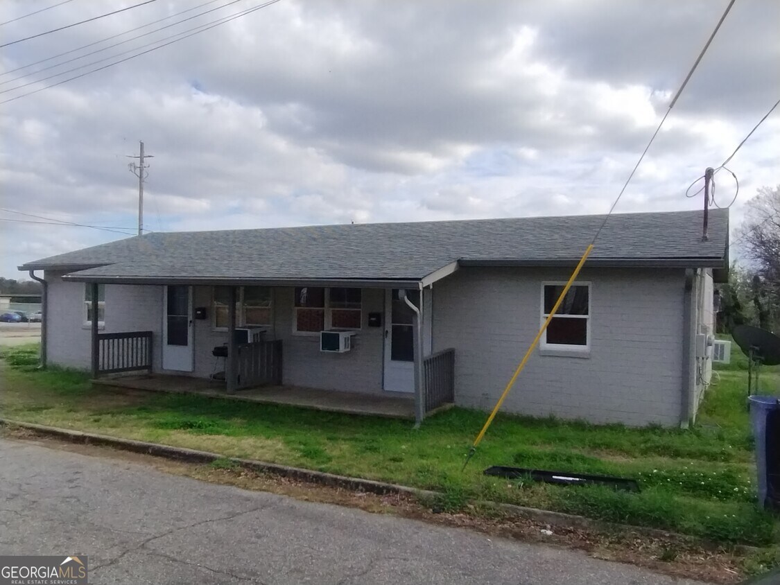 Primary Photo - 1110 Carroll St