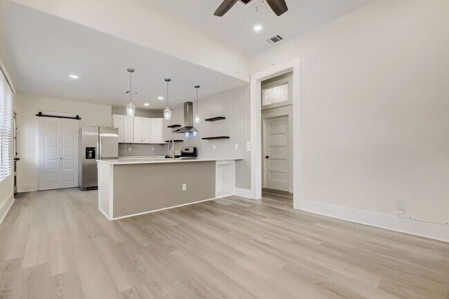 Foto del edificio - Beautifully Remodeled Dignowity Hills Home | Minutes to The Pearl, Downtown & Parks!