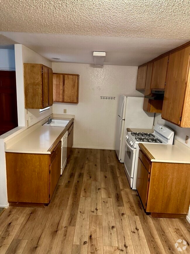 Building Photo - 3350 Santa Maria Way