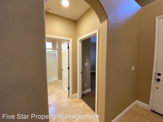 Building Photo - 4 br, 3 bath House - 3121 Collingham Dr