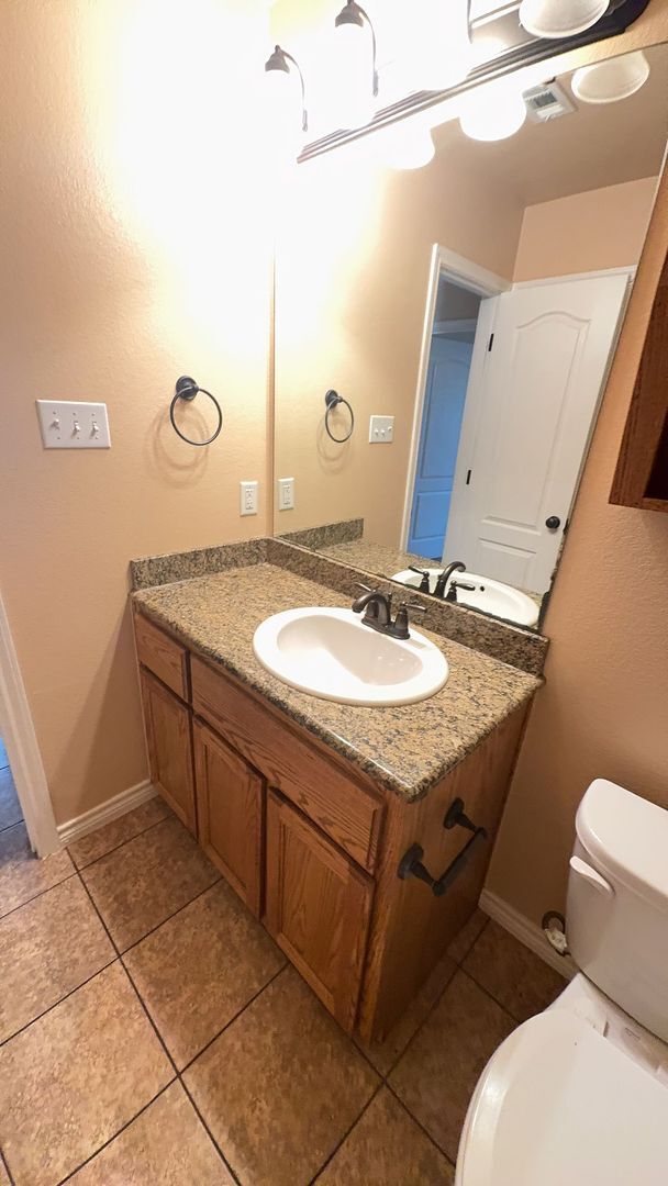 Building Photo - 5001 Autumn Valley Dr