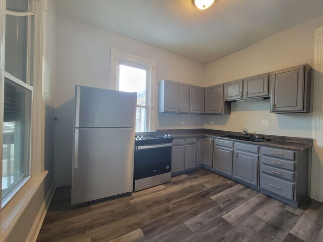 Foto del edificio - 1302 E 72nd St