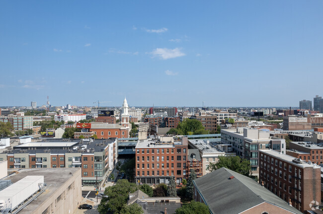 Foto aérea - Olde City Place Condo