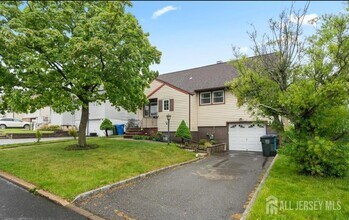 Building Photo - 149 Ethel St