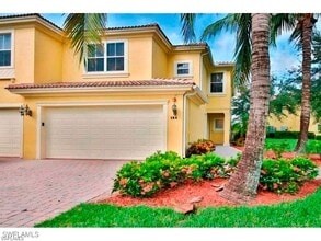 Building Photo - 1400 Mariposa Cir