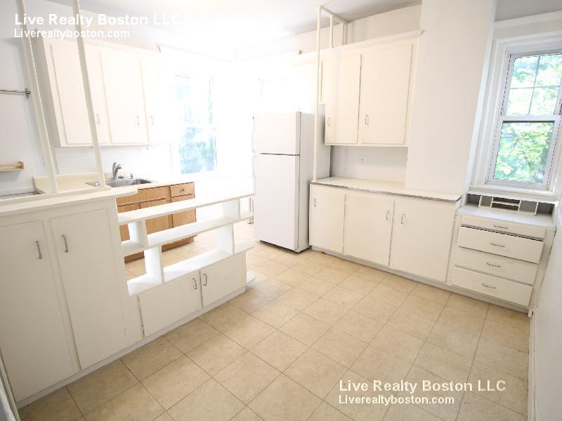 Primary Photo - 720 Washington St