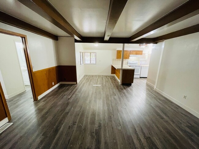 Building Photo - 940 Merced Ave