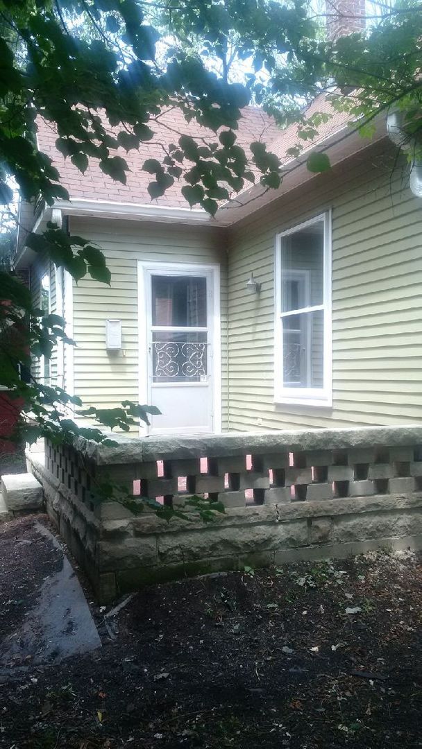 Building Photo - Directly Behind "The Elm" Restaurant.Beaut...