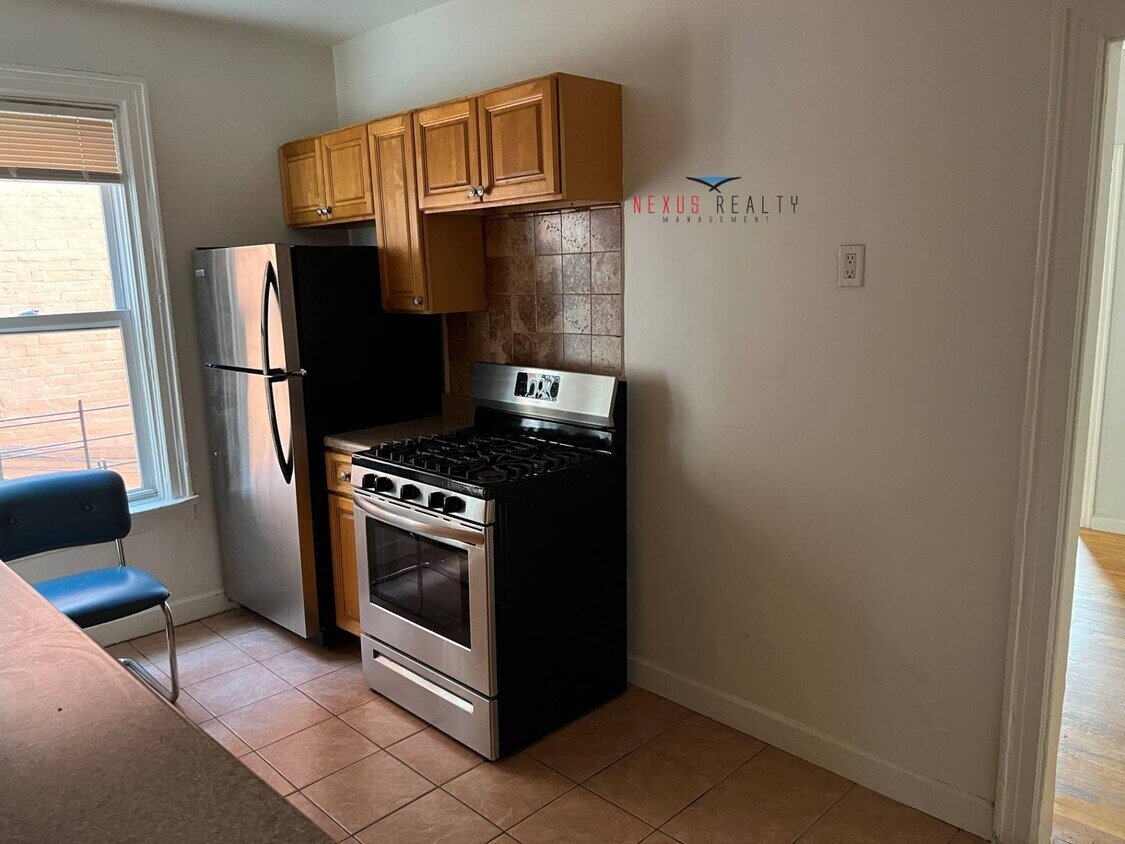 Primary Photo - 23-16 28th Ave