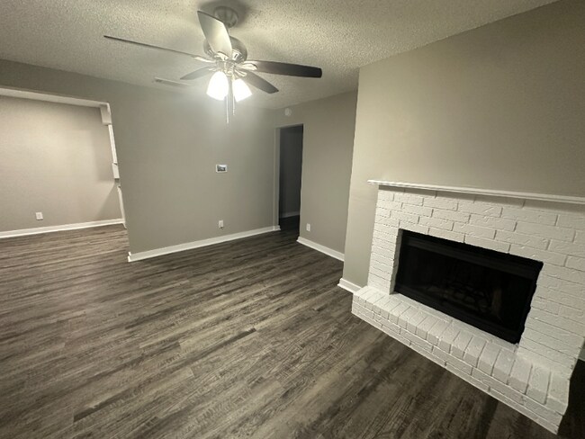 Foto del edificio - 724 W Miller Rd