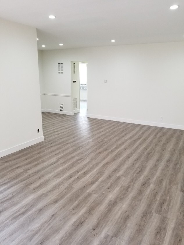 854 S Sherbourne Dr, Los Angeles, CA 90035 Condo for Rent in Los