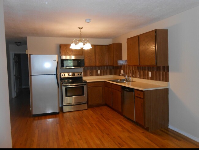 Foto del edificio - 569 Smithfield Rd