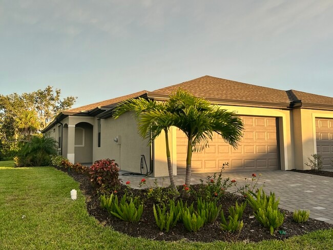 Building Photo - 2104 Bonito Way