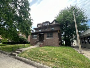 Building Photo - 110 S Grand Ave W