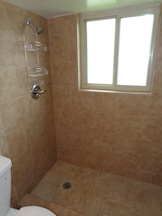 Foto del edificio - 5642 Macey Ave