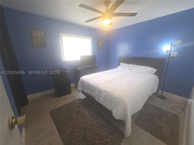 Foto del edificio - 9710 NW 24th St