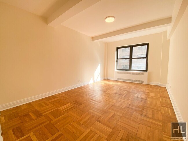 Foto del edificio - EAST 56 STREET