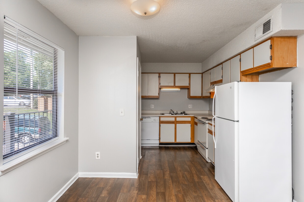 Photo - Summer Brooke Apartments