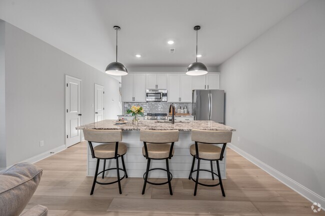Building Photo - Bellingham Park Townhomes - IMMEDIATE MOVE IN