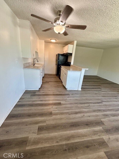 Foto del edificio - 685 E Vista Chino