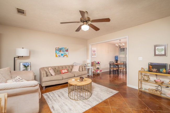 Foto del edificio - 125 Darby Way