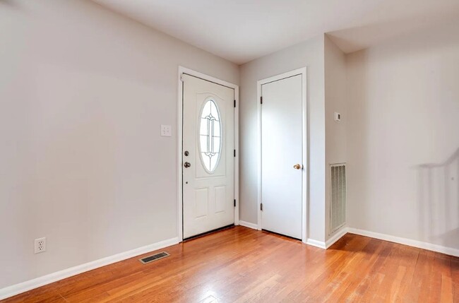 Building Photo - Beautiful 4 bedroom, 2 bath home for rent!