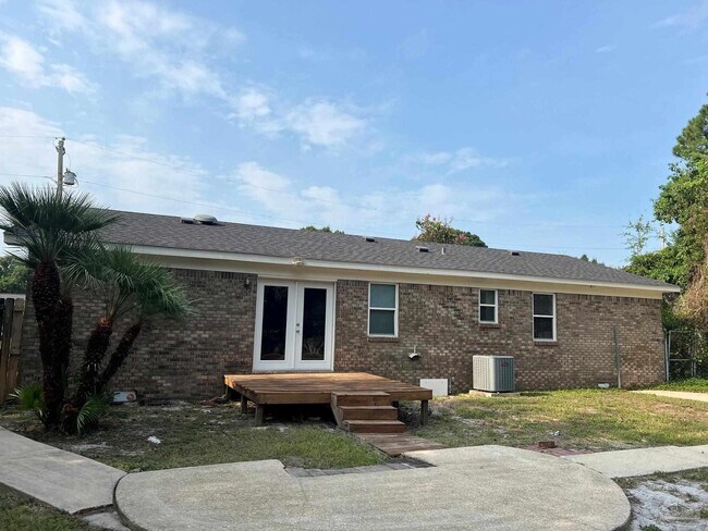 Foto del edificio - 3244 Maplewood Dr
