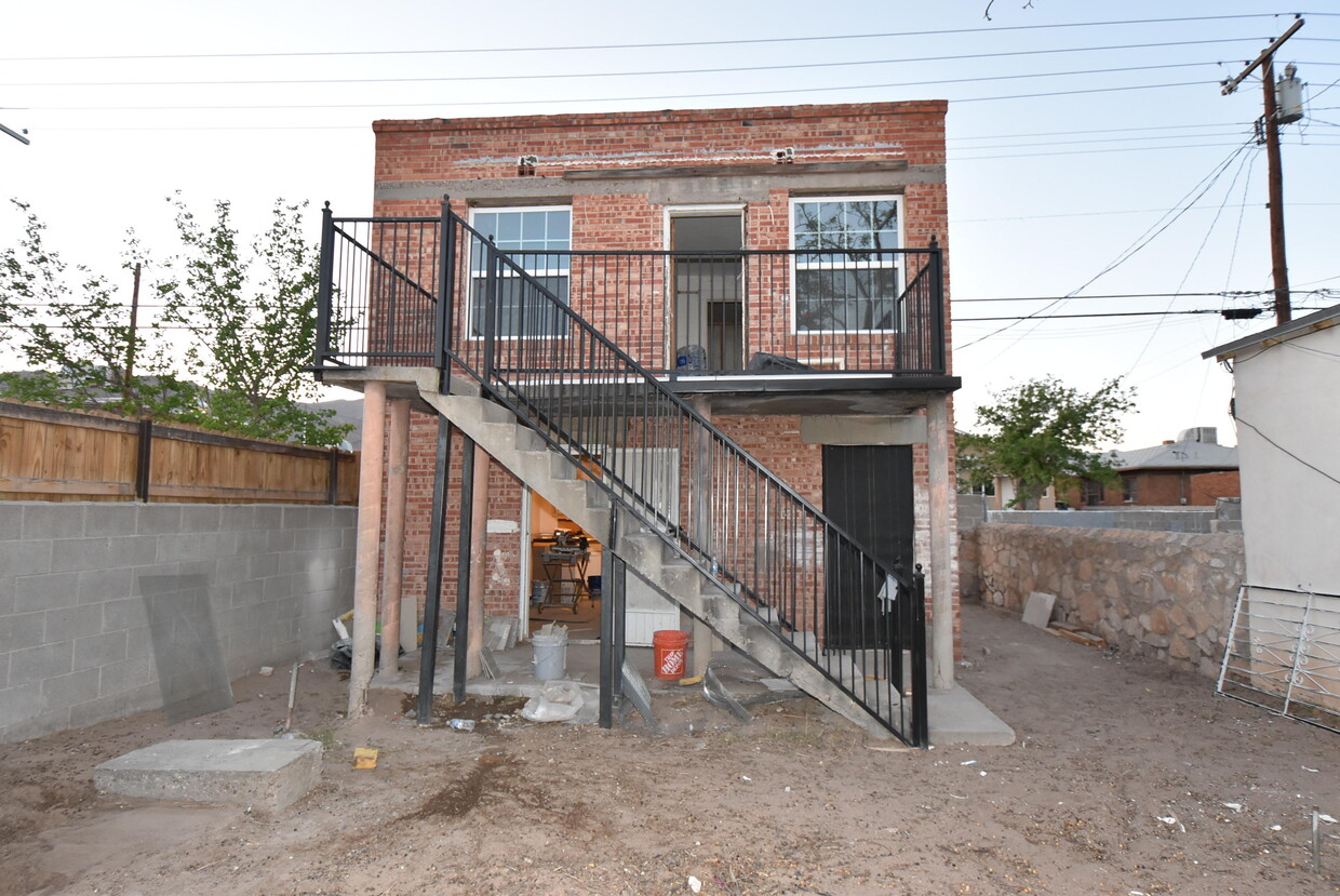 Building Photo - 3311 Hueco Ave