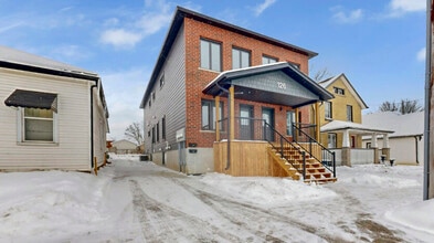 Building Photo - 126 Price St