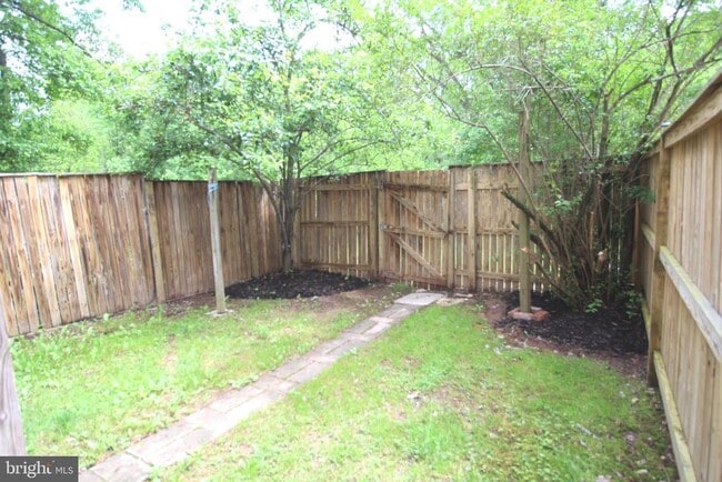 Building Photo - 1029 Kings Ct