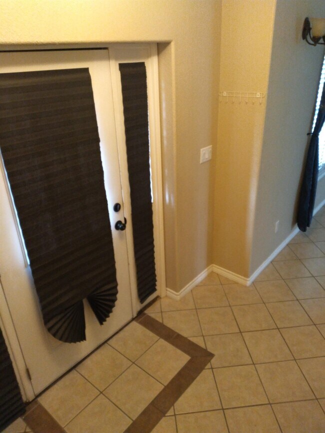 Foto del edificio - 603 E 8th St