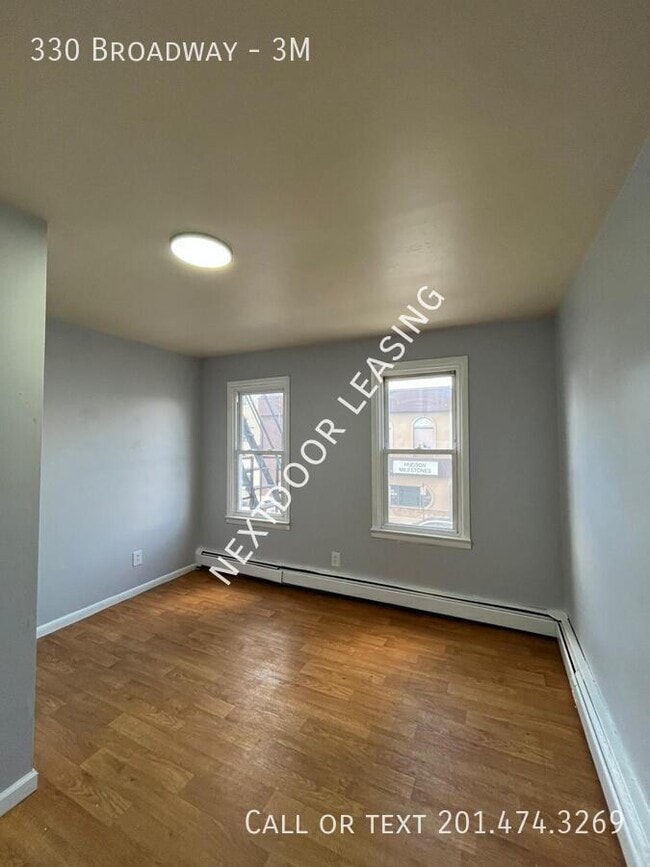 Photo - 330 Broadway-3M Apartment