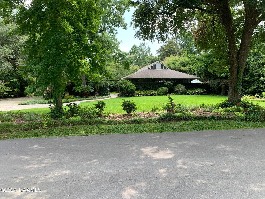 Primary Photo - 242 Antigua Dr