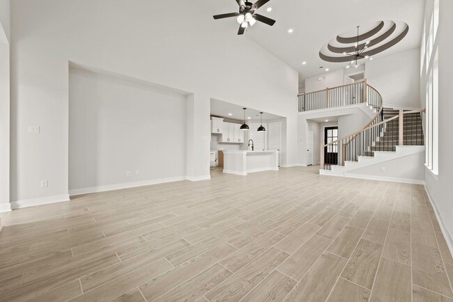 Building Photo - 31247 Riley Hts Dr