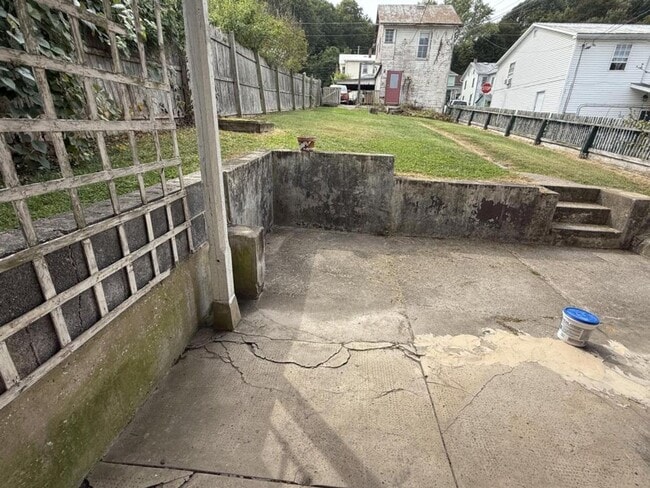 Building Photo - 3 Bedroom in Newport, PA!