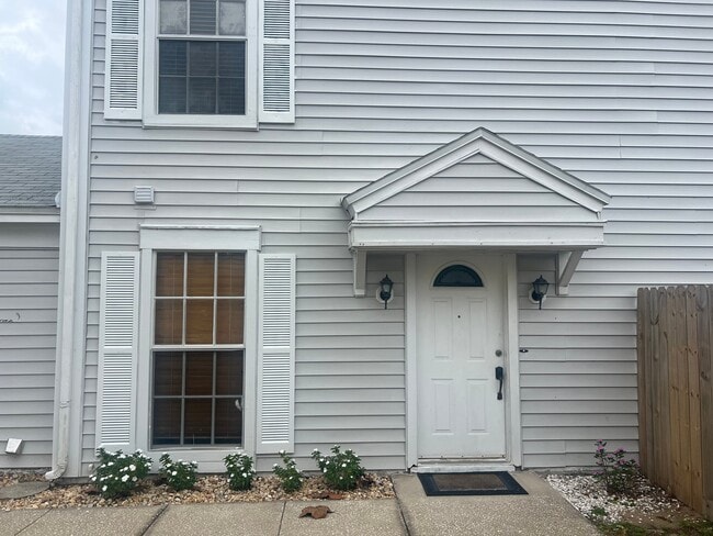 Photo - 12325 Villager Ct (Tampa, FL) Townhome