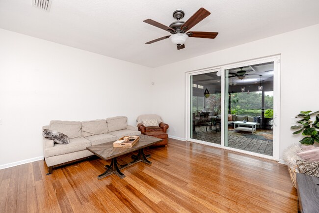 Foto del edificio - 9873 50th St Cir E
